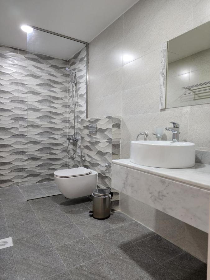 Imperial Suites Hotel Manama Exteriör bild
