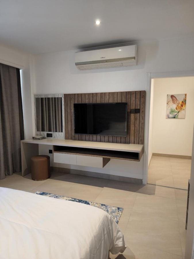 Imperial Suites Hotel Manama Exteriör bild