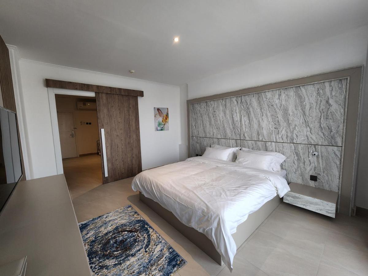 Imperial Suites Hotel Manama Exteriör bild