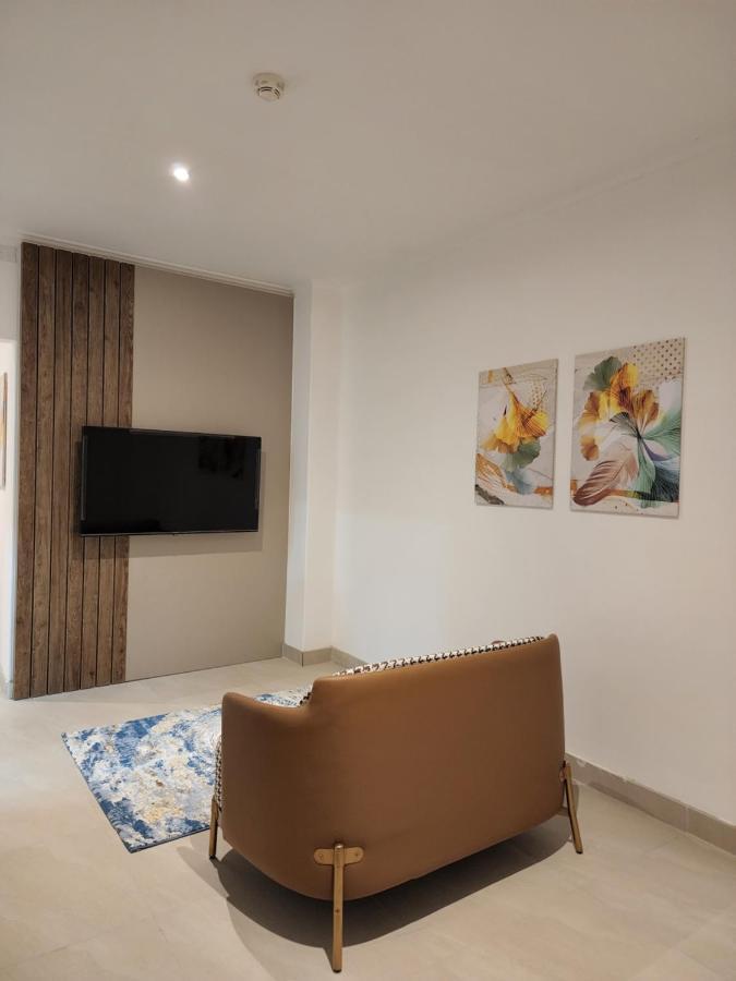 Imperial Suites Hotel Manama Exteriör bild