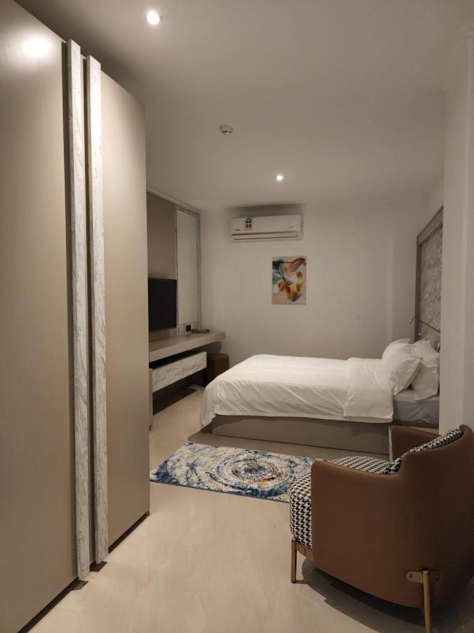 Imperial Suites Hotel Manama Exteriör bild