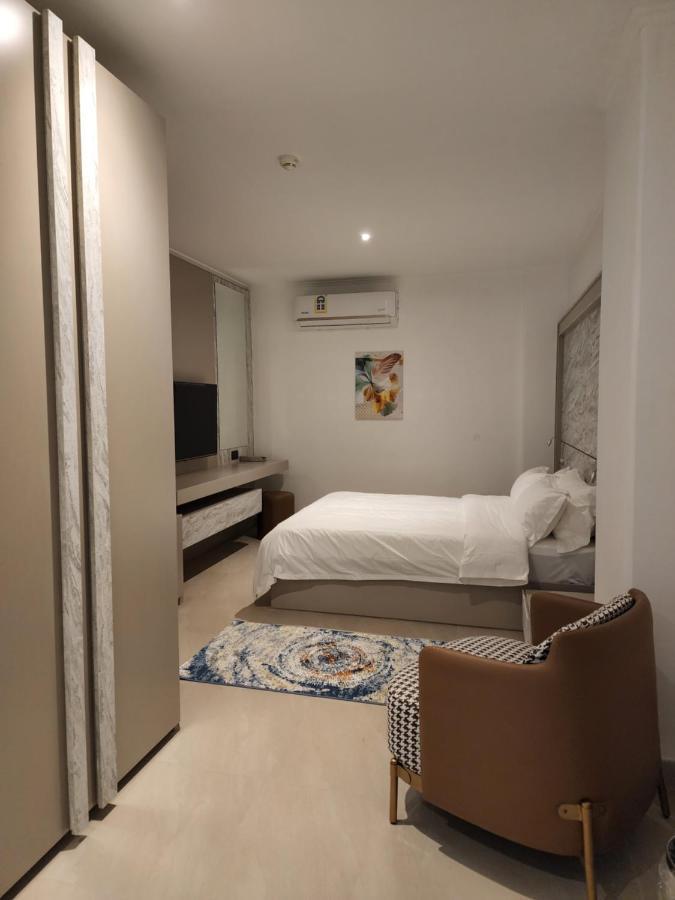 Imperial Suites Hotel Manama Exteriör bild
