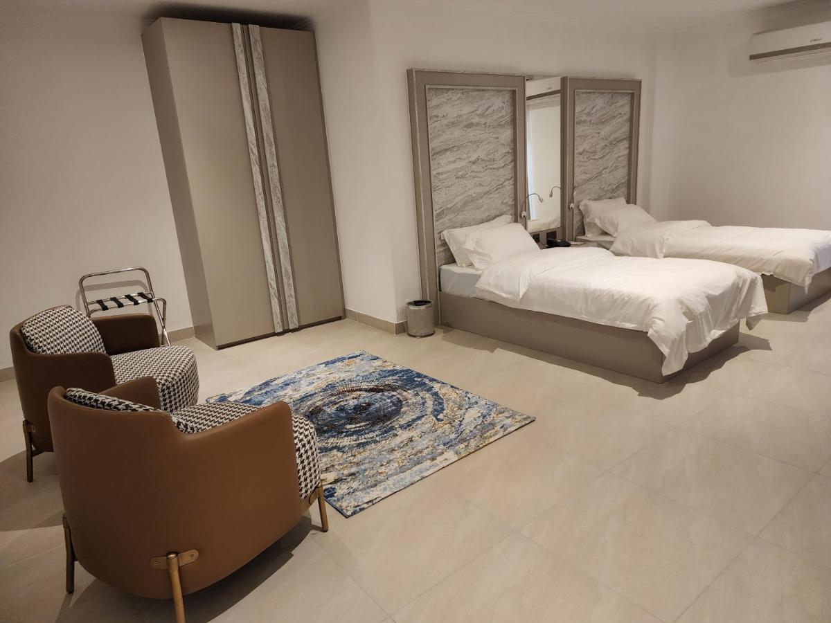 Imperial Suites Hotel Manama Exteriör bild