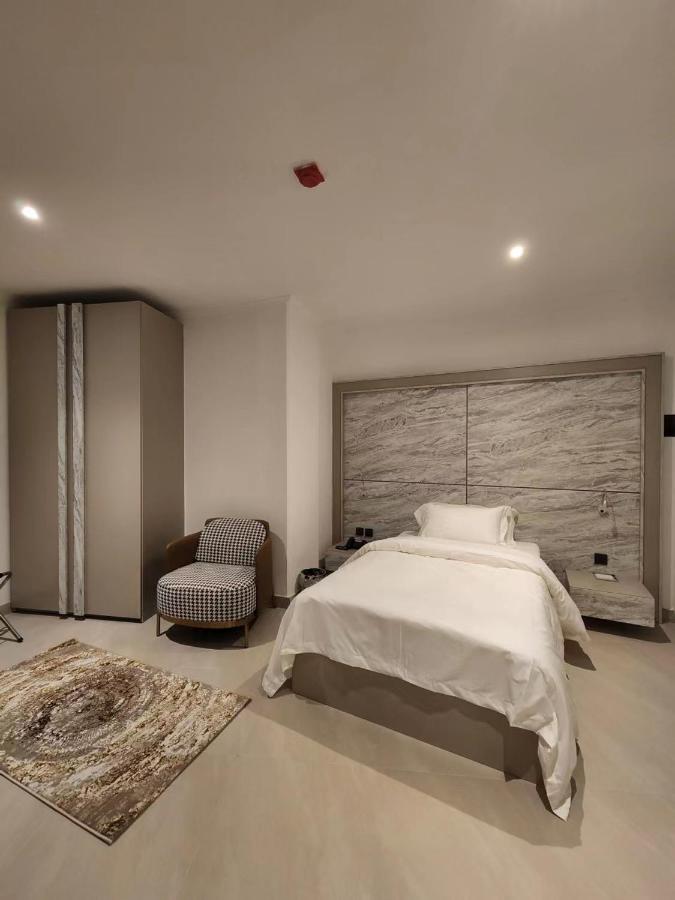Imperial Suites Hotel Manama Exteriör bild
