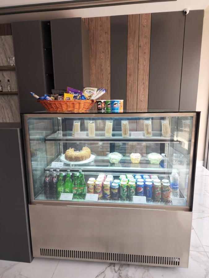 Imperial Suites Hotel Manama Exteriör bild
