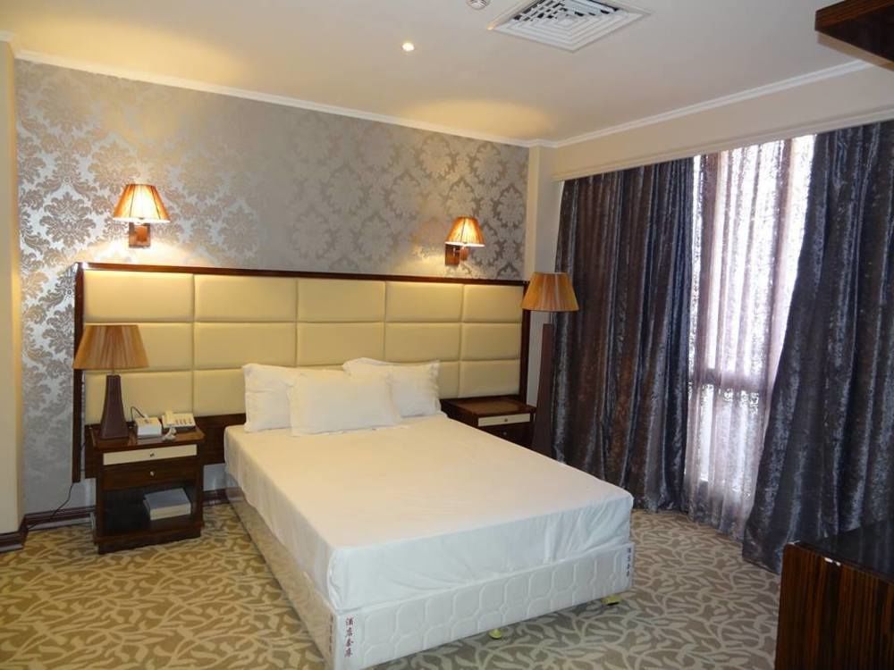Imperial Suites Hotel Manama Exteriör bild