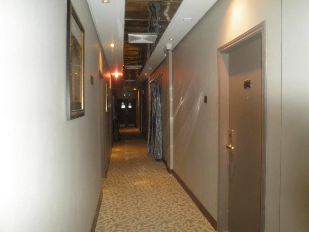 Imperial Suites Hotel Manama Exteriör bild