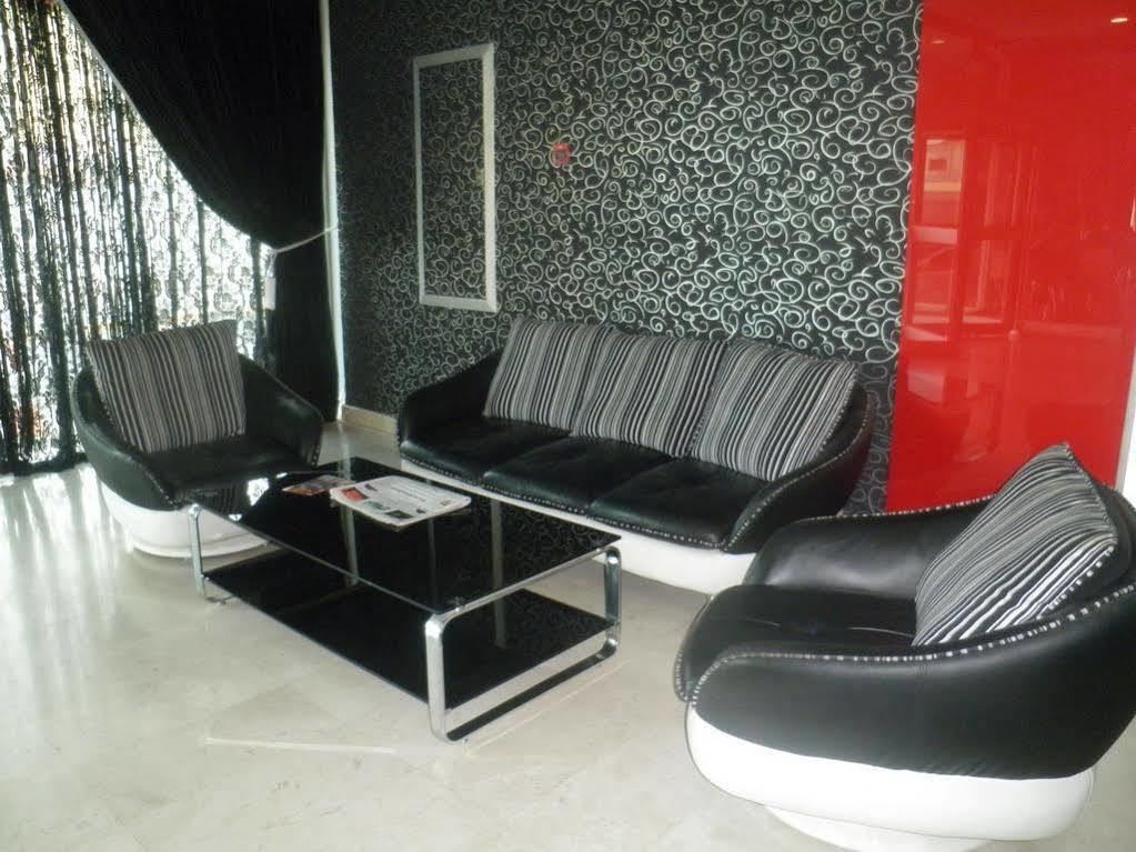 Imperial Suites Hotel Manama Exteriör bild