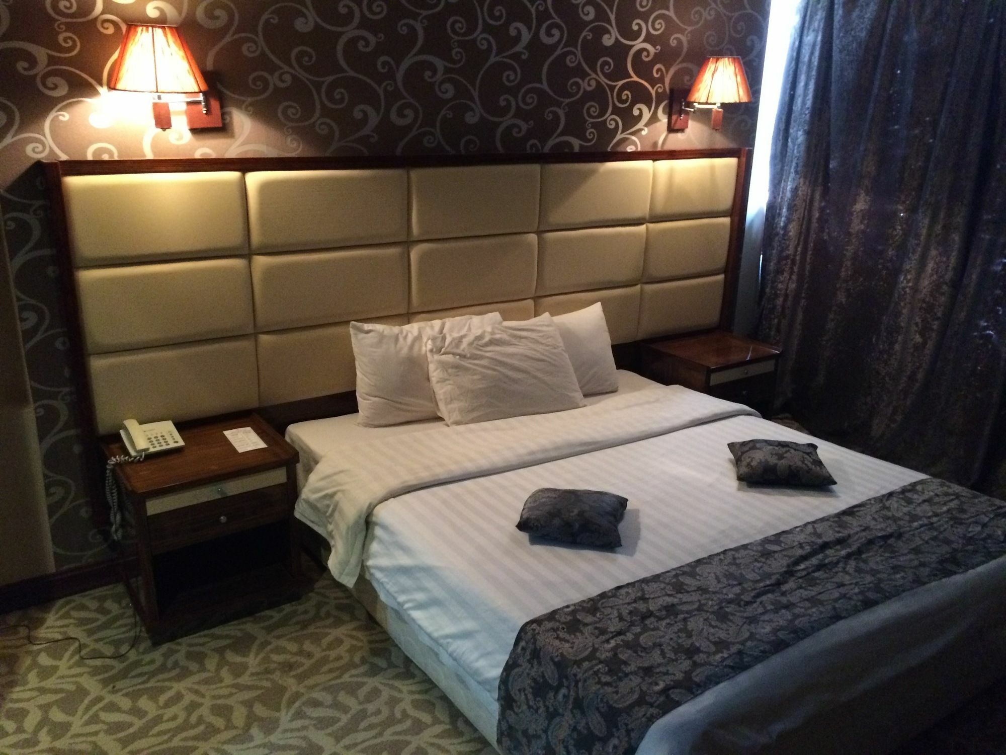 Imperial Suites Hotel Manama Exteriör bild